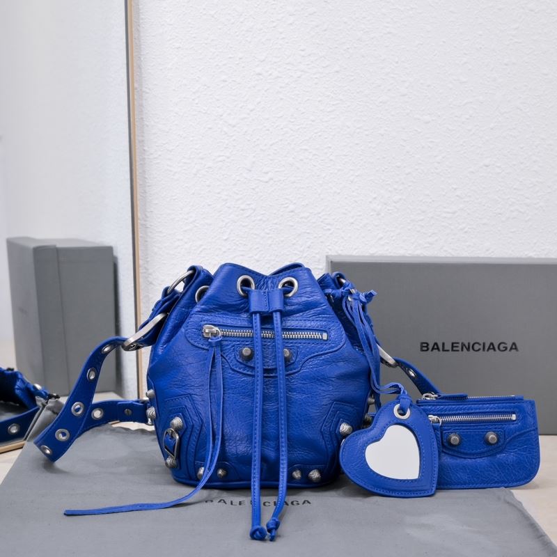 Ba*len*cia*ga bucket bags